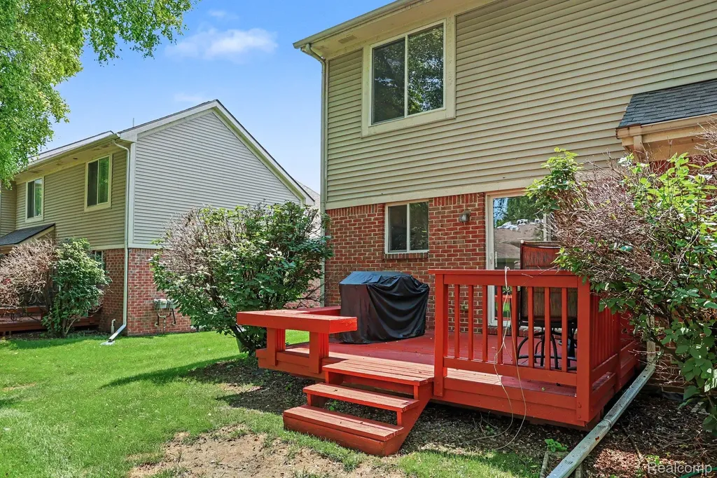 521 Macwilliams Lane Royal Oak City MI 48067