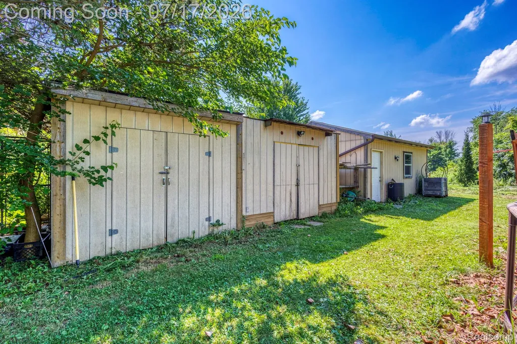 9805 Dolan Road Columbus Township MI 48063