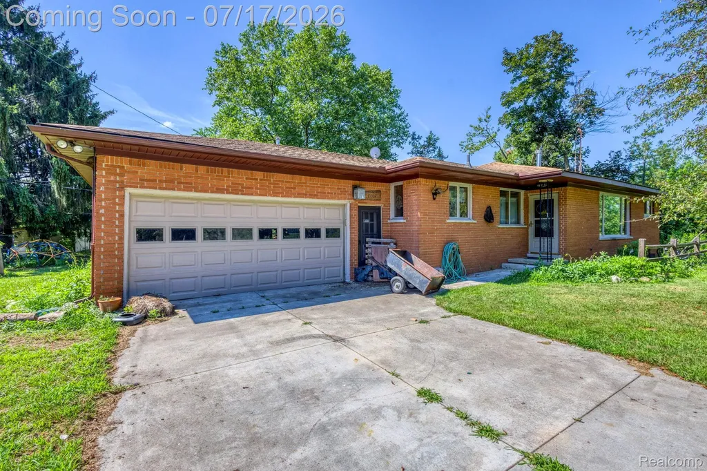 9805 Dolan Road Columbus Township MI 48063