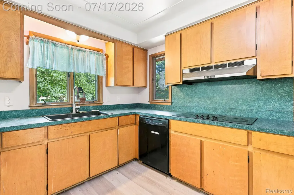 9805 Dolan Road Columbus Township MI 48063