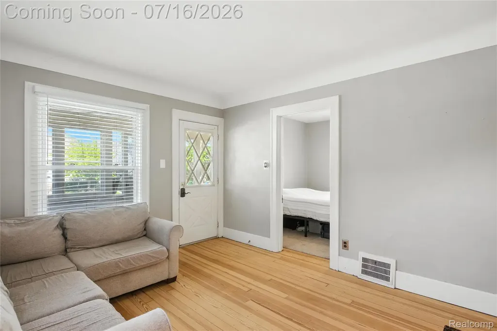306 N Kenwood Avenue Royal Oak City MI 48067
