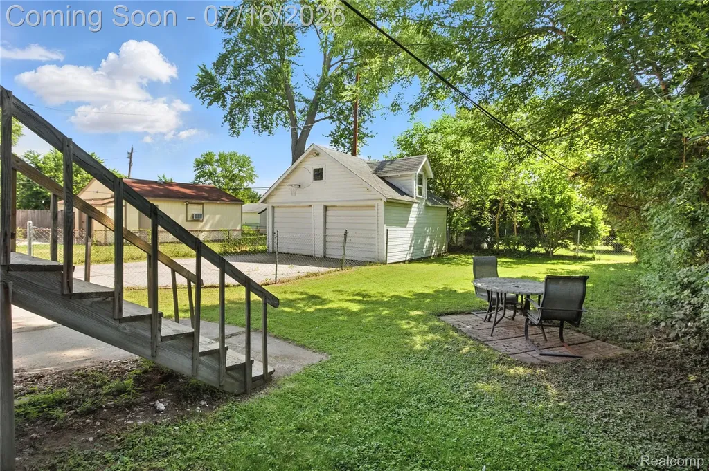 306 N Kenwood Avenue Royal Oak City MI 48067