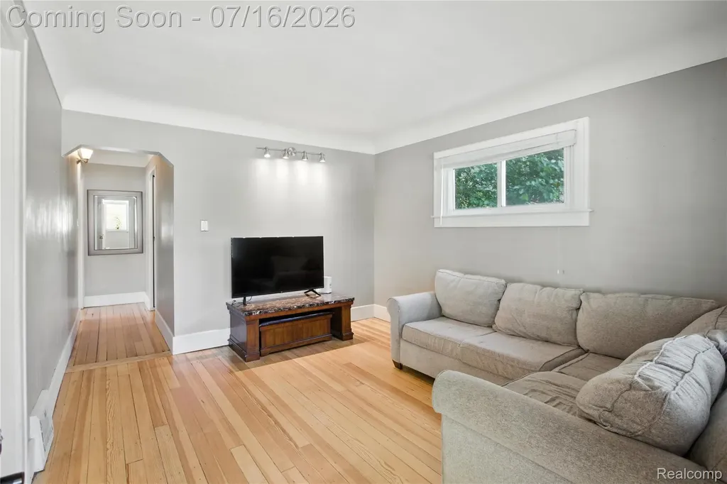 306 N Kenwood Avenue Royal Oak City MI 48067