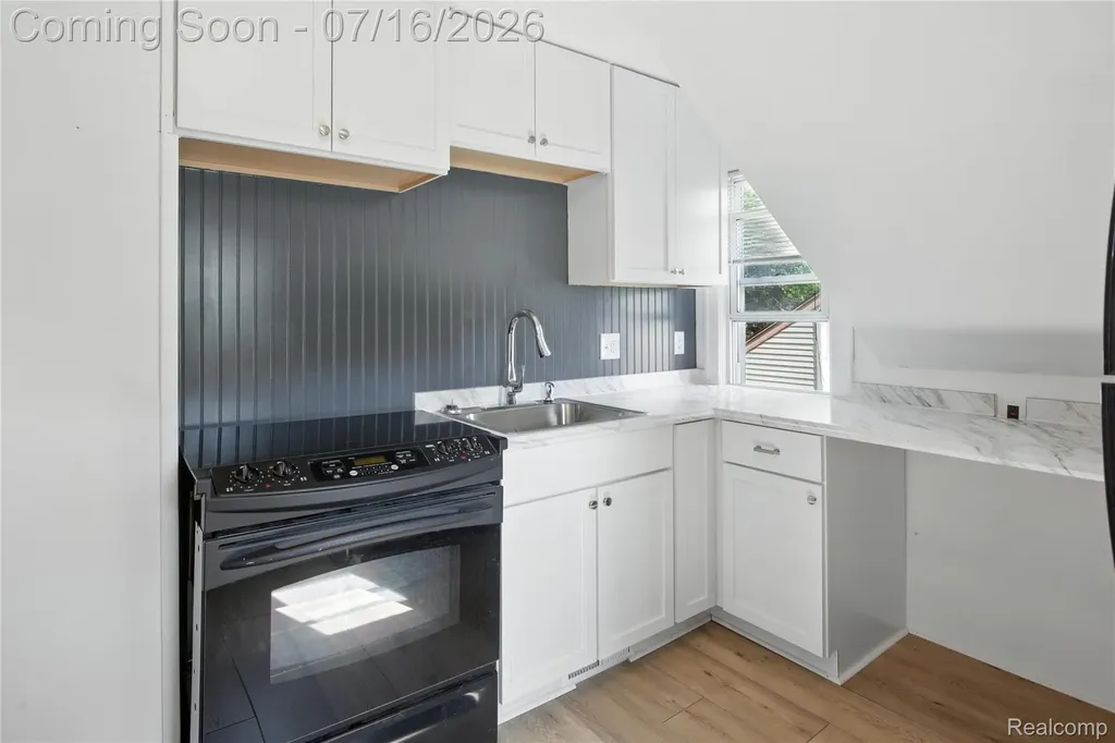 306 N Kenwood Avenue Royal Oak City MI 48067