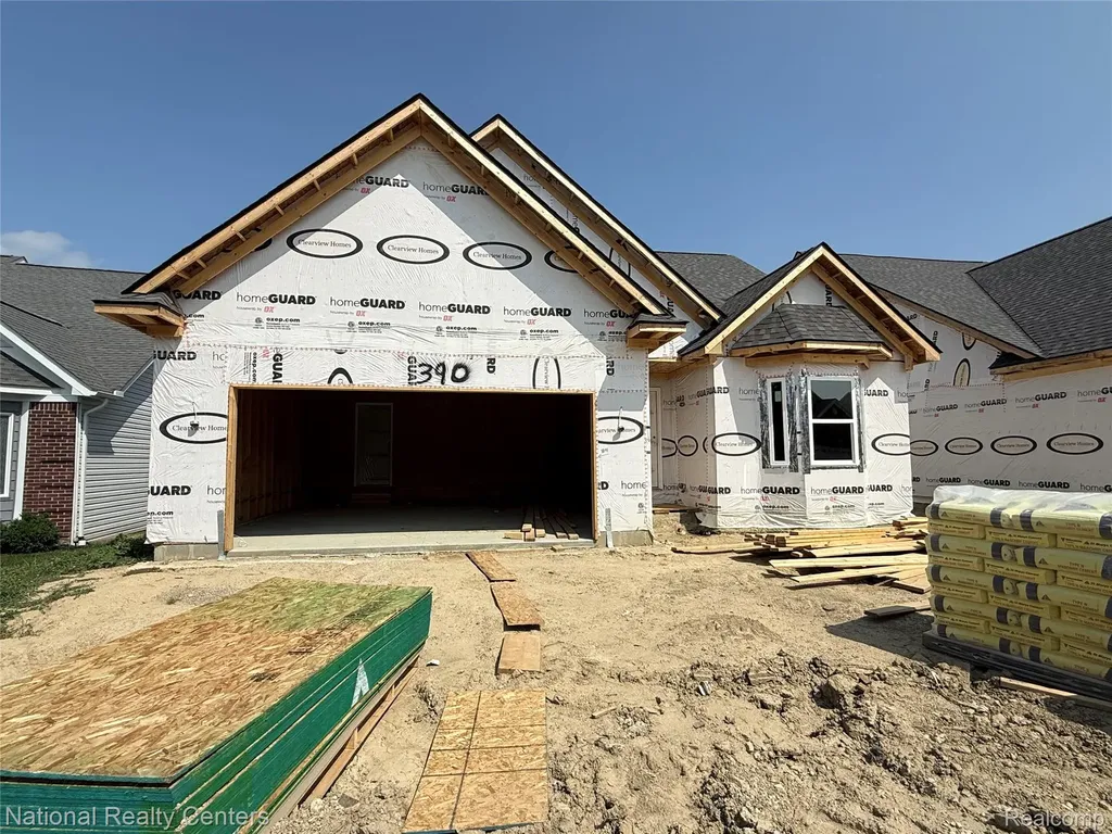 390 Devonshire Drive Lapeer City MI 48446