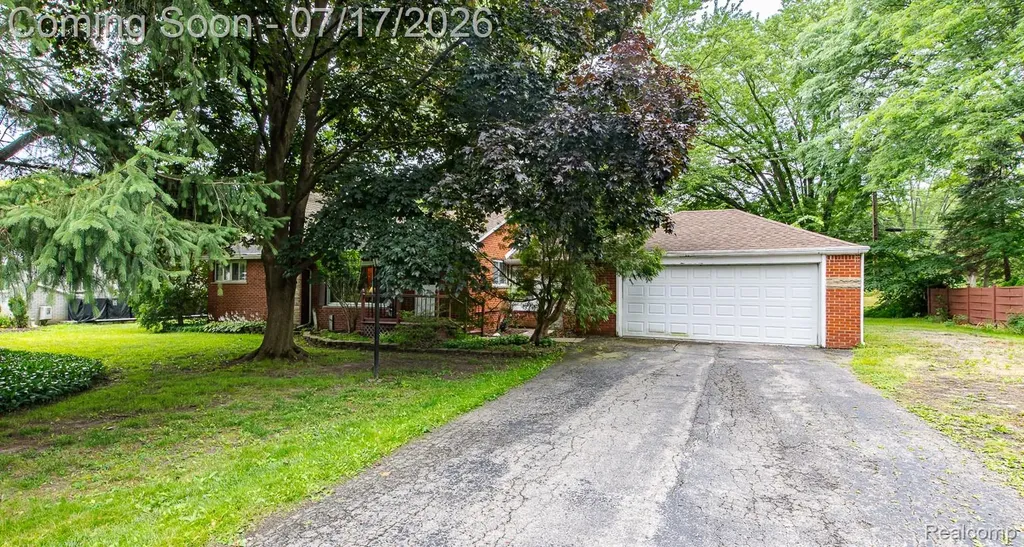 5511 Wright Drive Troy City MI 48098