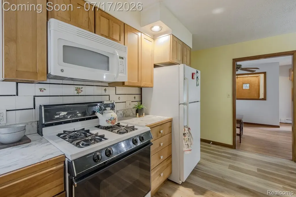 5511 Wright Drive Troy City MI 48098