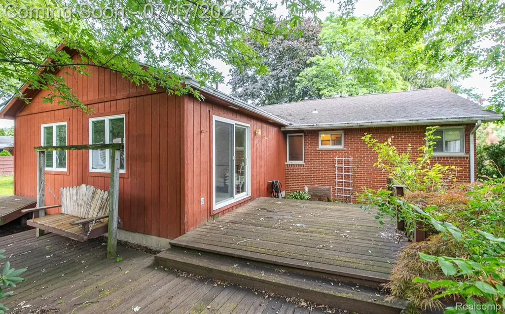 5511 Wright Drive Troy City MI 48098