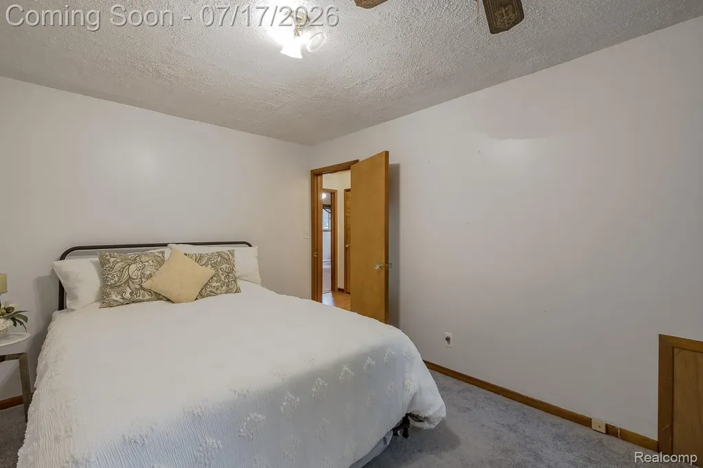 5511 Wright Drive Troy City MI 48098