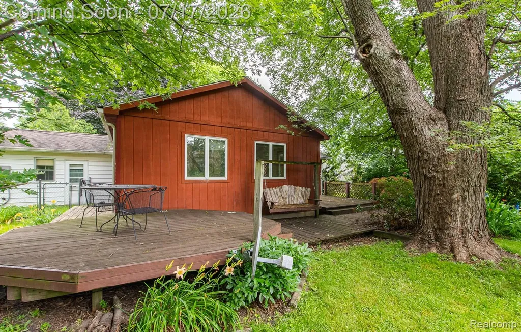 5511 Wright Drive Troy City MI 48098