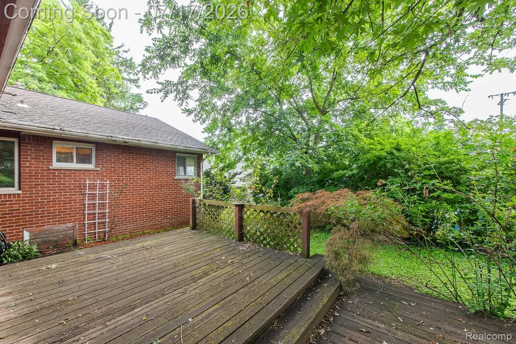 5511 Wright Drive Troy City MI 48098