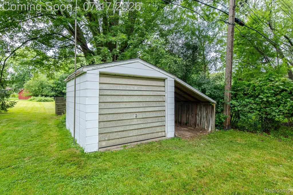 5511 Wright Drive Troy City MI 48098