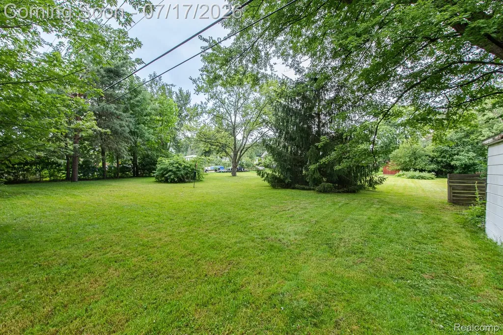 5511 Wright Drive Troy City MI 48098