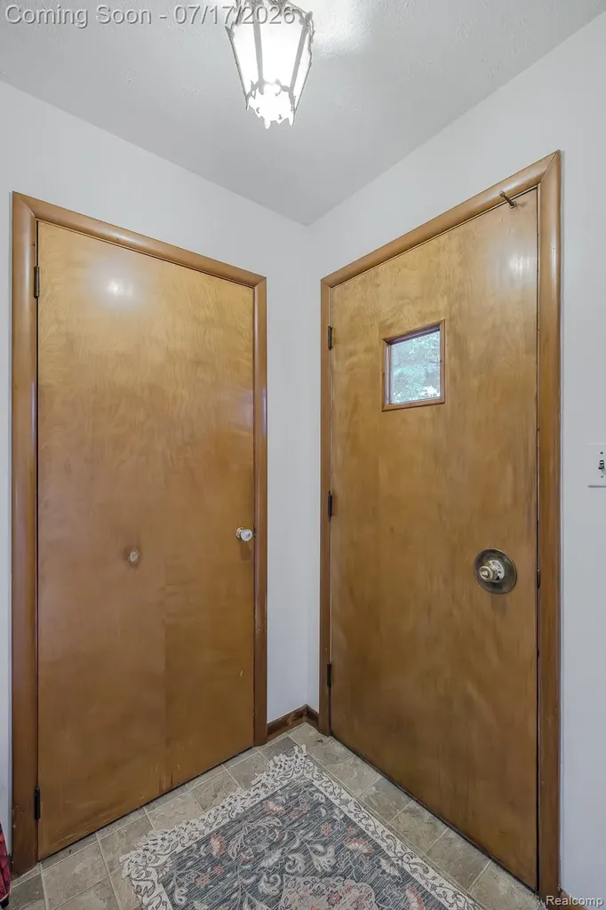 5511 Wright Drive Troy City MI 48098