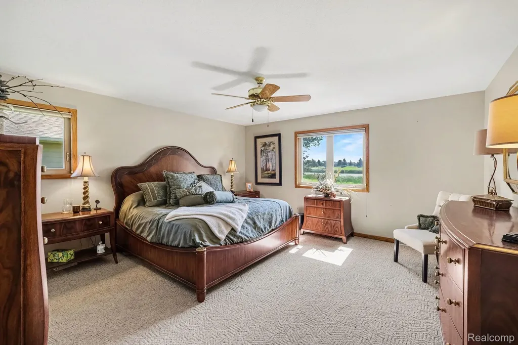28 Millpond Trail Saginaw Charter Township MI 48603