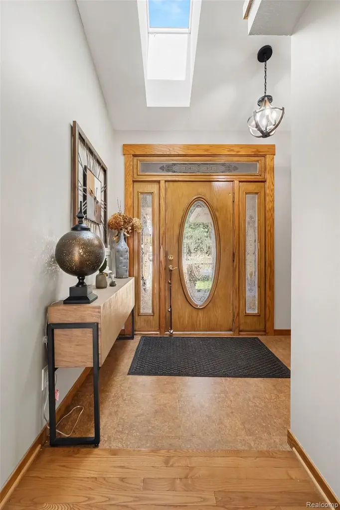 28 Millpond Trail Saginaw Charter Township MI 48603