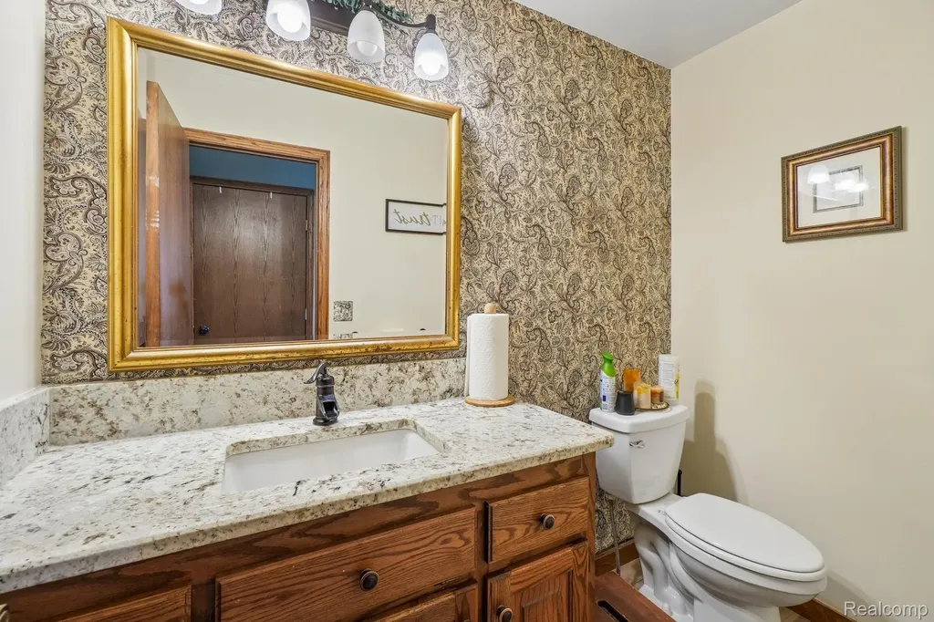 36339 Parklane Circle Farmington Hills City MI 48335