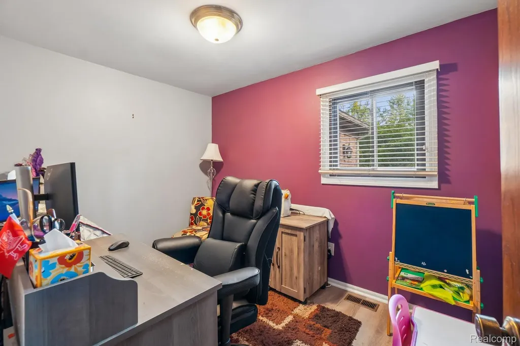 36339 Parklane Circle Farmington Hills City MI 48335