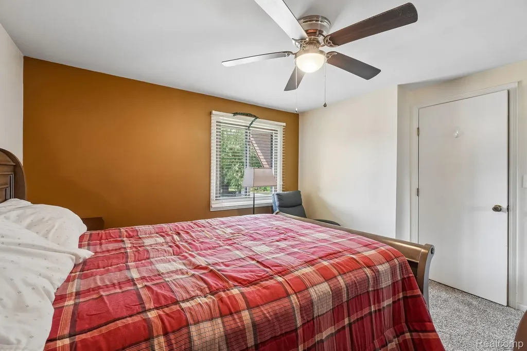 36339 Parklane Circle Farmington Hills City MI 48335
