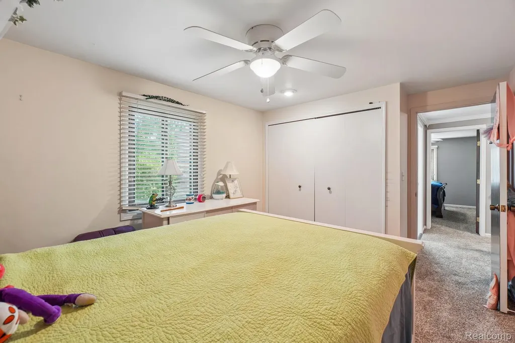 36339 Parklane Circle Farmington Hills City MI 48335