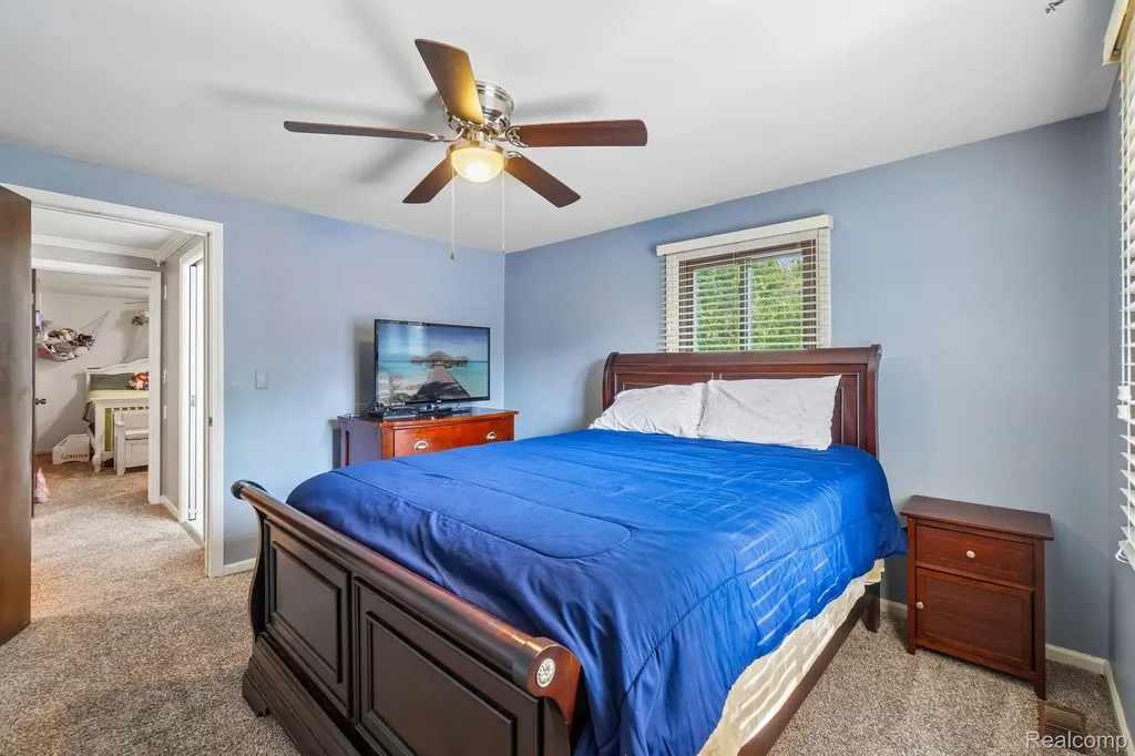36339 Parklane Circle Farmington Hills City MI 48335