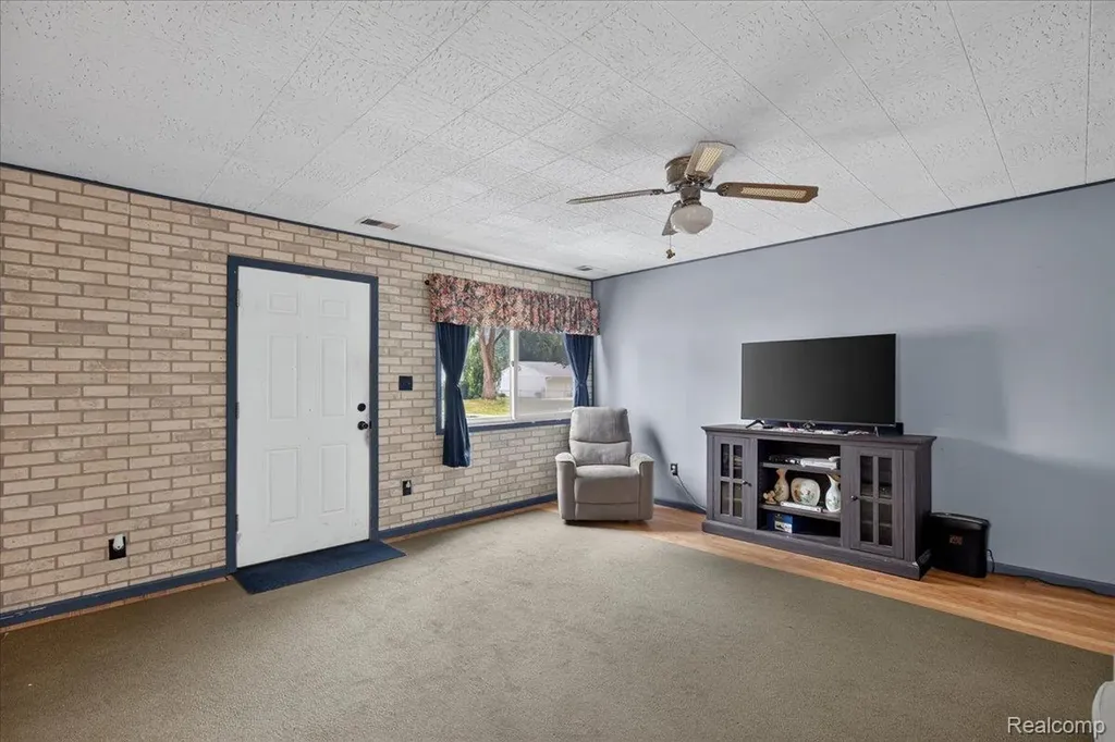 3872 Queensbury Road Orion Charter Township MI 48359