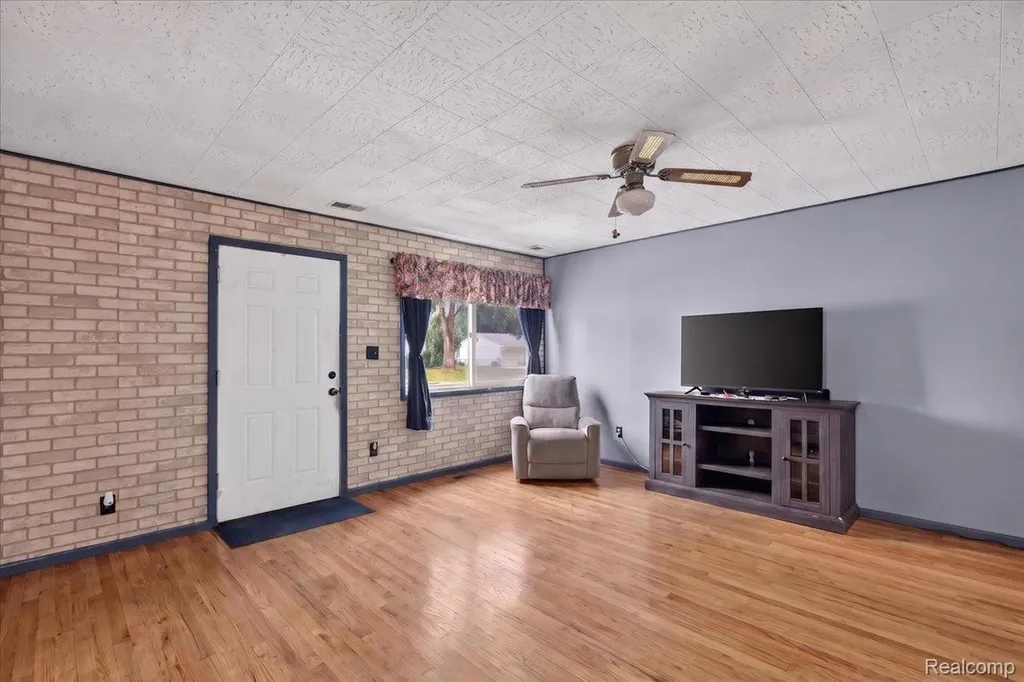 3872 Queensbury Road Orion Charter Township MI 48359