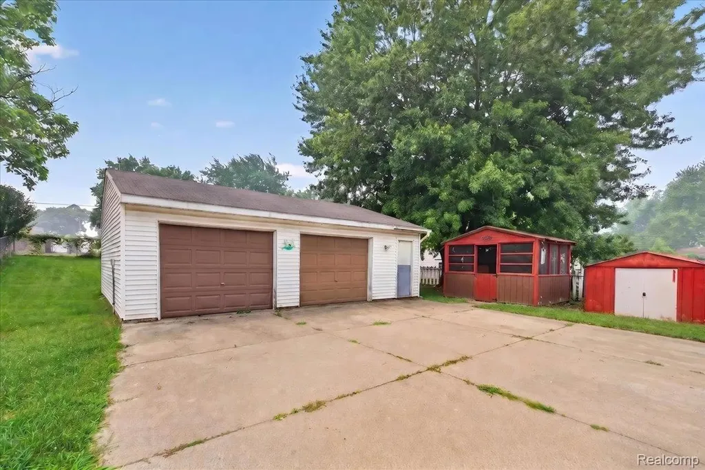 3872 Queensbury Road Orion Charter Township MI 48359