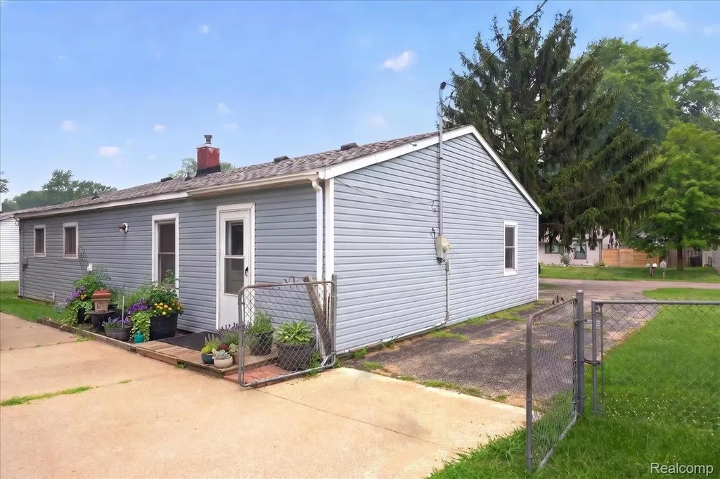 3872 Queensbury Road Orion Charter Township MI 48359