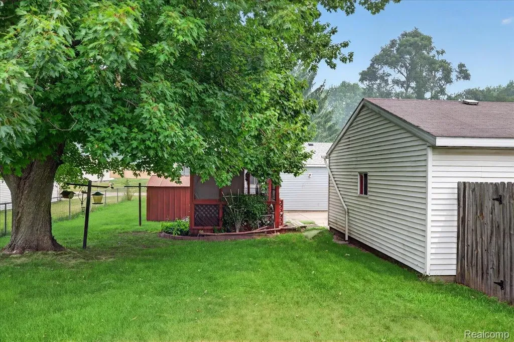 3872 Queensbury Road Orion Charter Township MI 48359