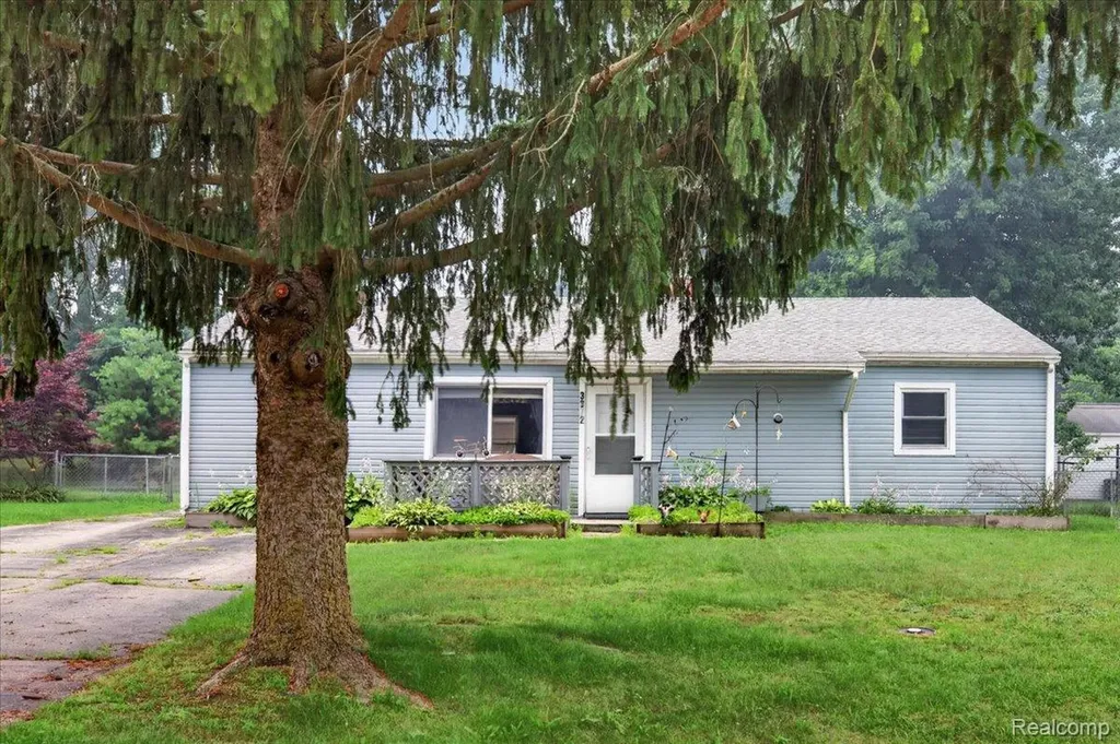 3872 Queensbury Road Orion Charter Township MI 48359