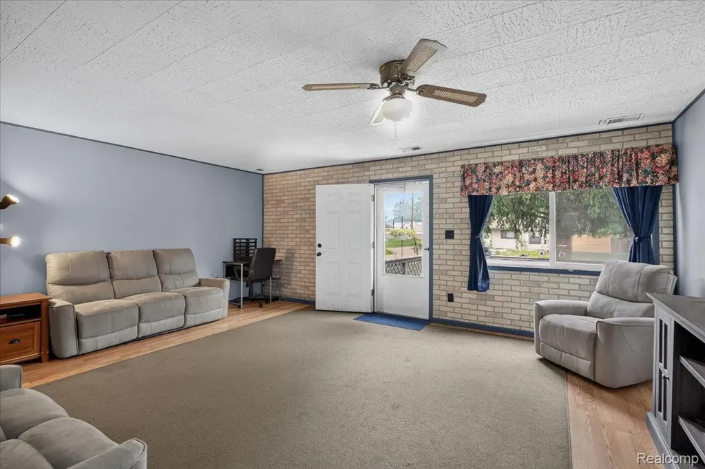 3872 Queensbury Road Orion Charter Township MI 48359