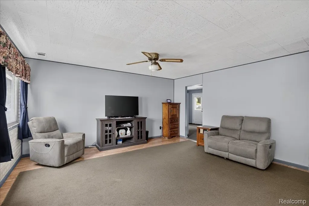 3872 Queensbury Road Orion Charter Township MI 48359