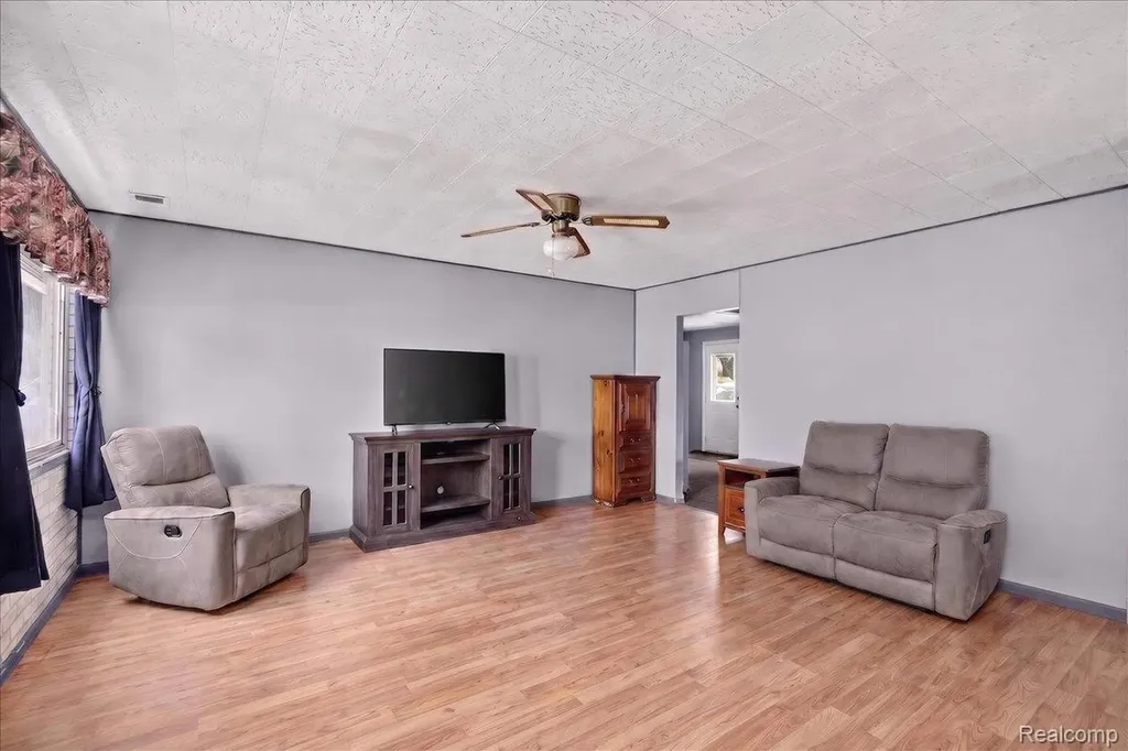 3872 Queensbury Road Orion Charter Township MI 48359
