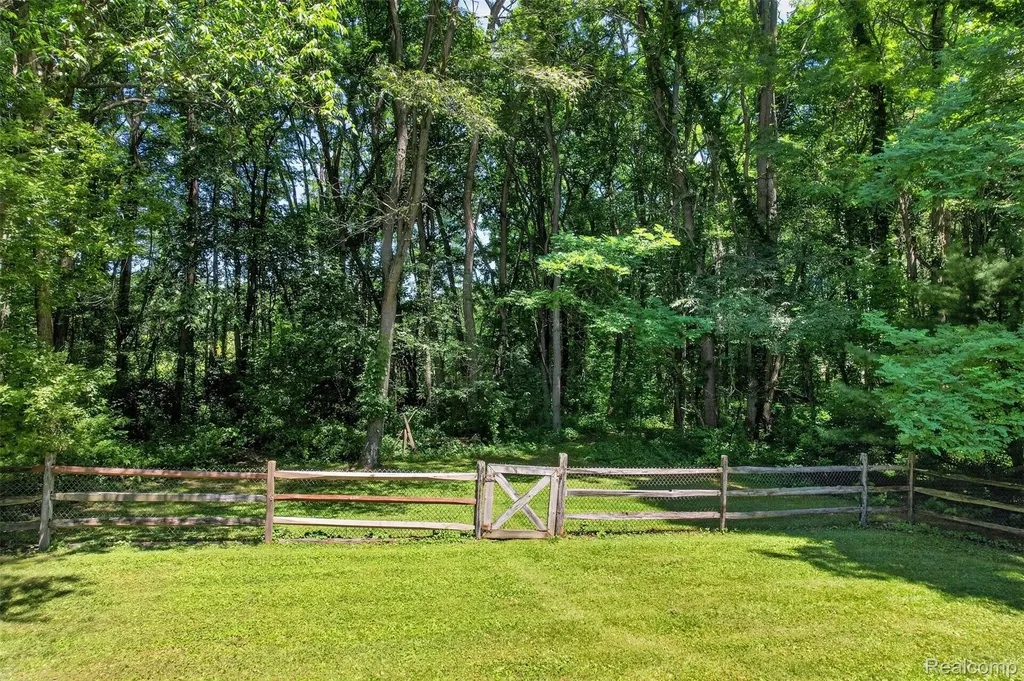 1919 Fox Ridge Drive Marion Township MI 48843