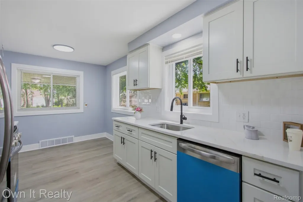 23700 Marlow Street Oak Park City MI 48237