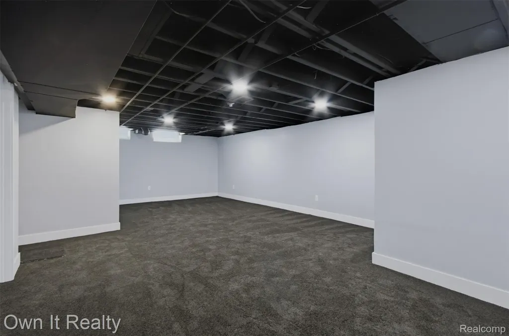 23700 Marlow Street Oak Park City MI 48237