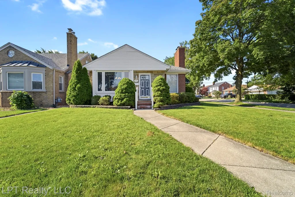 16847 Philomene Boulevard Allen Park City MI 48101