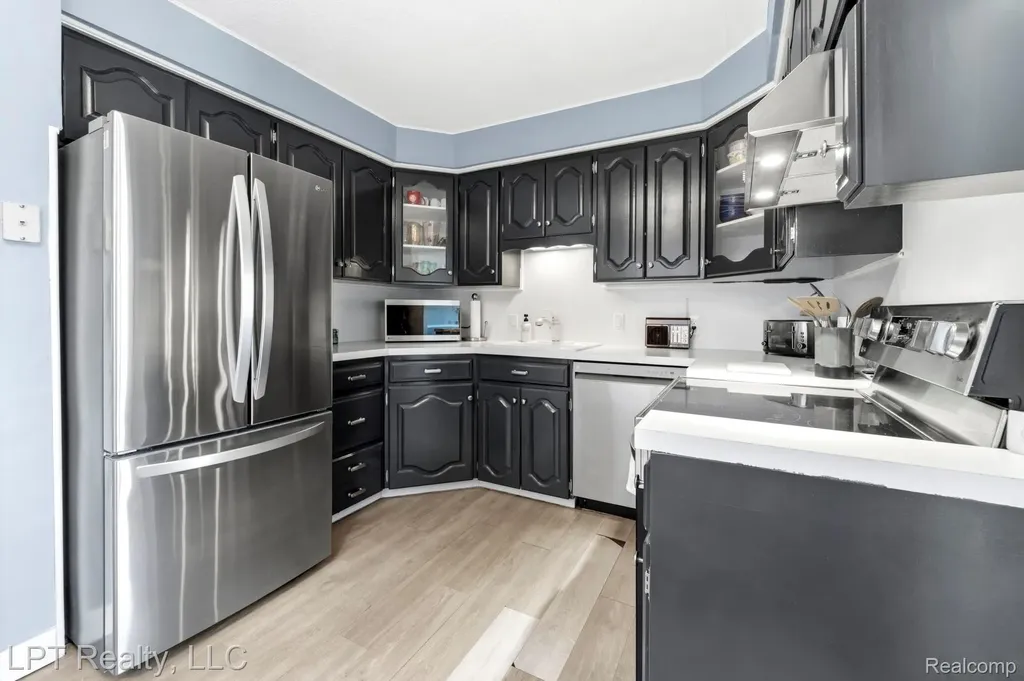 16847 Philomene Boulevard Allen Park City MI 48101