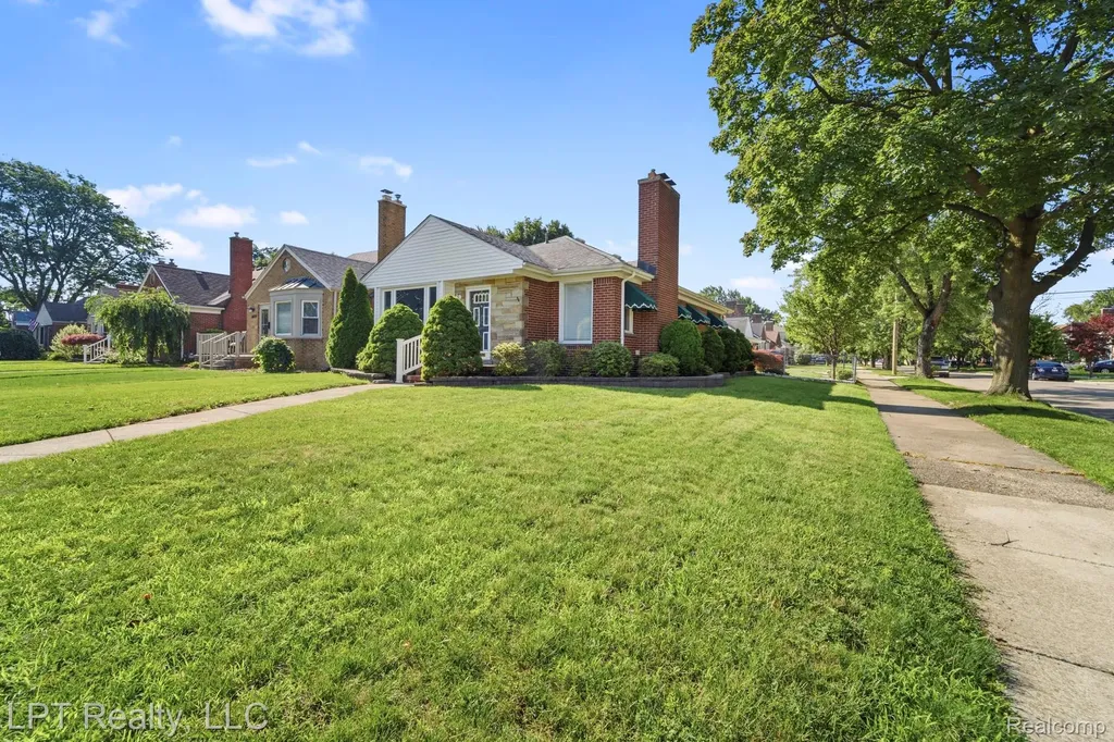 16847 Philomene Boulevard Allen Park City MI 48101
