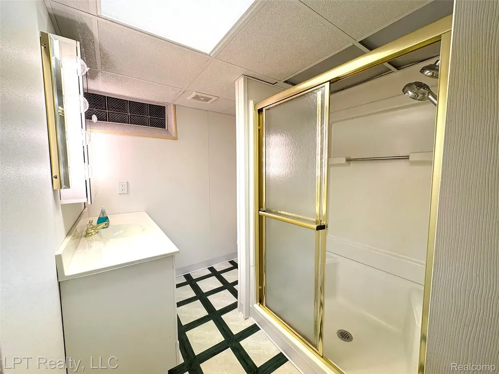 16847 Philomene Boulevard Allen Park City MI 48101