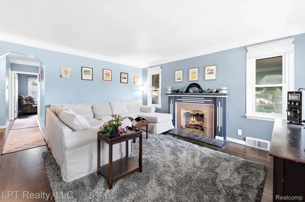16847 Philomene Boulevard Allen Park City MI 48101