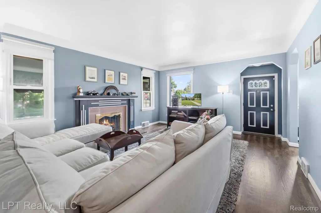 16847 Philomene Boulevard Allen Park City MI 48101