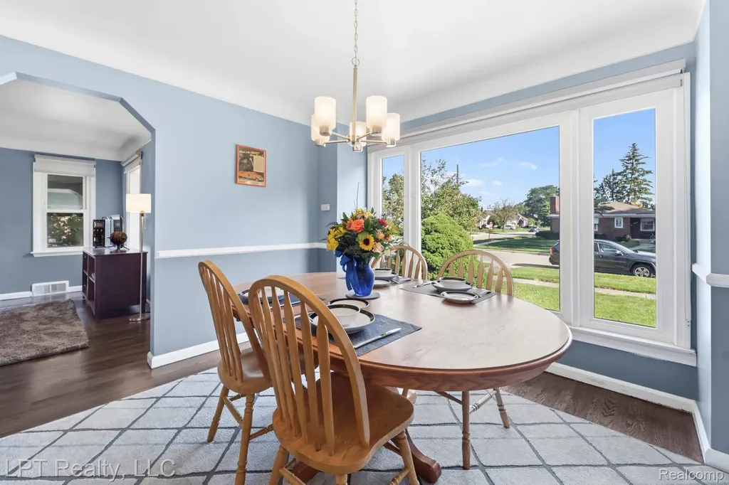 16847 Philomene Boulevard Allen Park City MI 48101