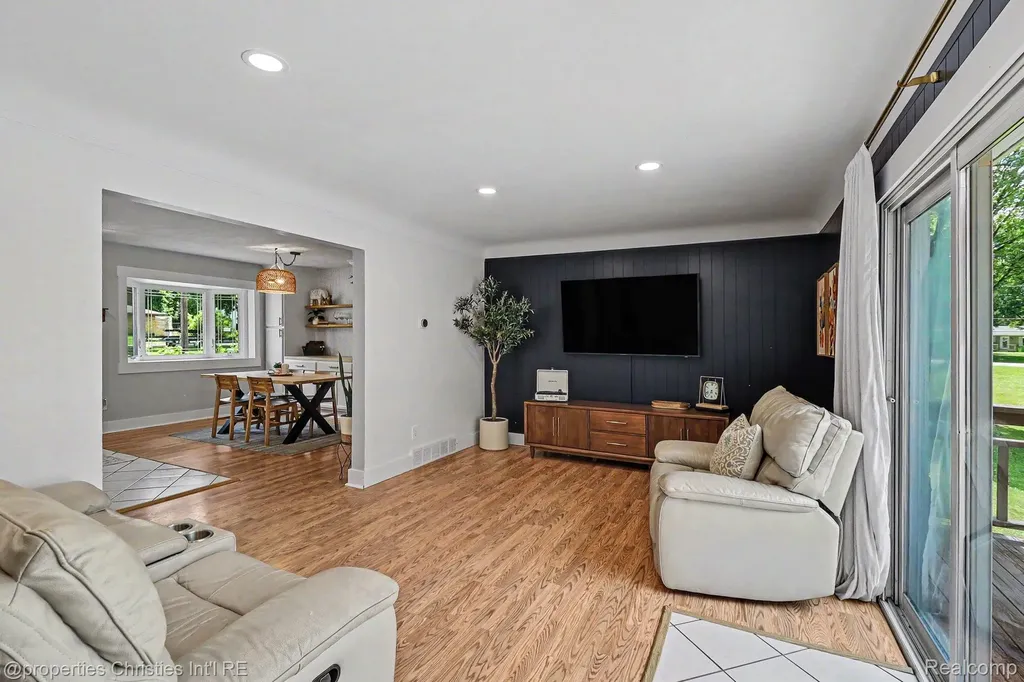9567 Susin Lane Springfield Charter Township MI 48348