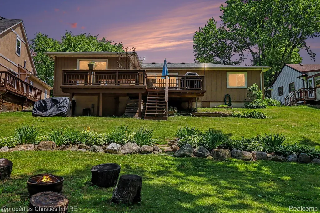 9567 Susin Lane Springfield Charter Township MI 48348