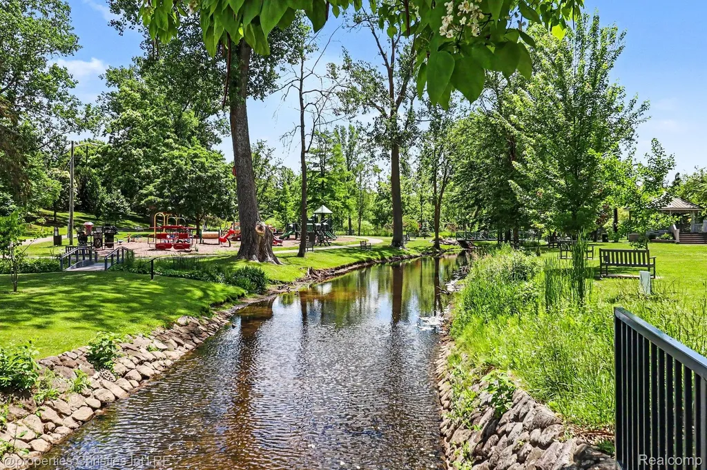 9567 Susin Lane Springfield Charter Township MI 48348