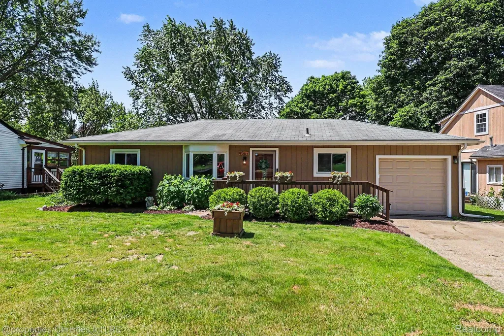 9567 Susin Lane Springfield Charter Township MI 48348