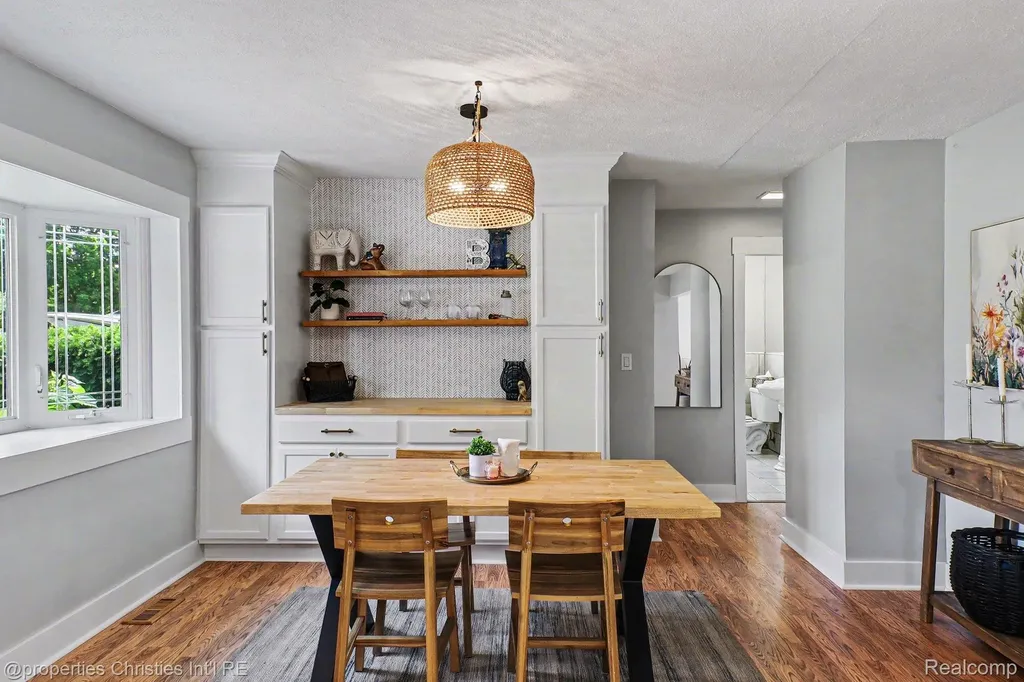 9567 Susin Lane Springfield Charter Township MI 48348