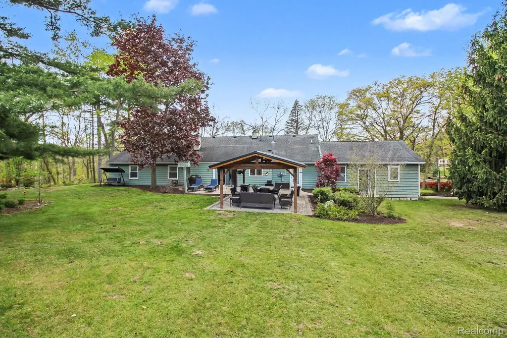 2601 Old Plank Road Milford Charter Township MI 48381